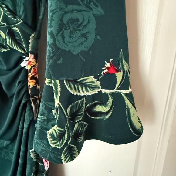 Dress - Picture 3 of 7